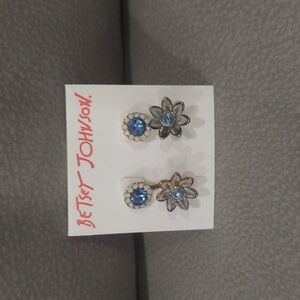 Betsey Johnson FLOWER CUFF EARRINGS